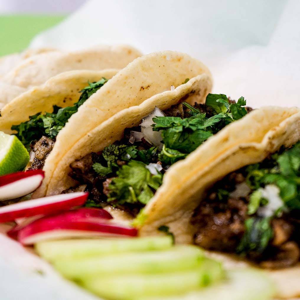 Tacos de carne asada